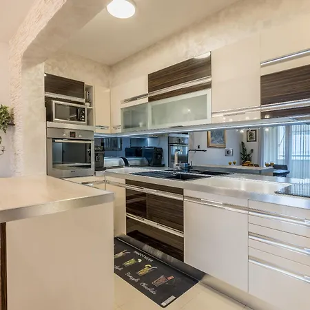 公寓 Amigo 2-bedroom Luxury - Balcony & Seaview 斯普利特