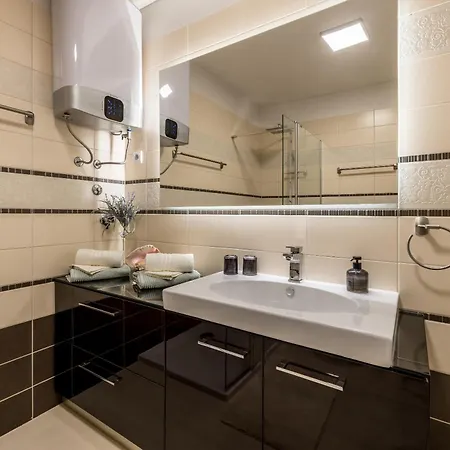 Amigo 2-bedroom Luxury - Balcony & Seaview 公寓 *